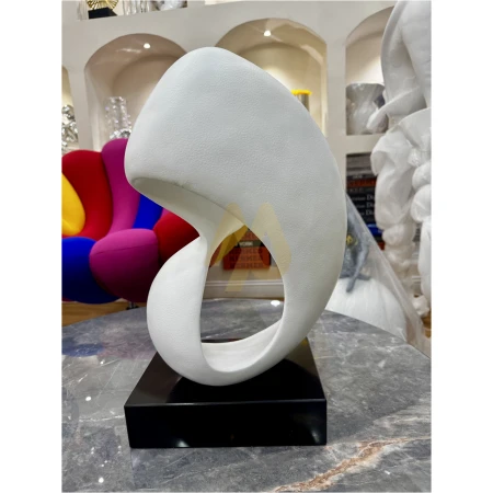 Lorenzo white loop Sculpture